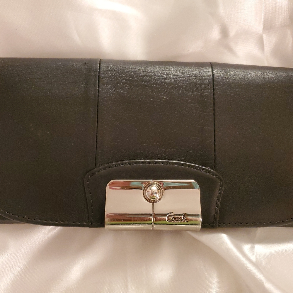 Coach Kristin Envelope Leather Flap Wallet black with silver closure